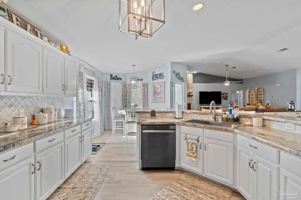 5434 Gardenbrook Blvd, Milton, FL 32570