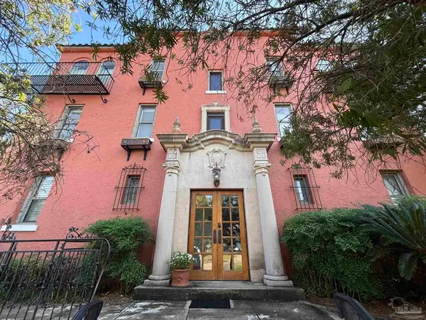 2007 Gadsden St #103, Pensacola, FL 32501