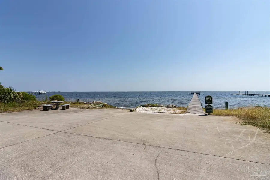 1717 E Smugglers Cove Dr, Gulf Breeze, FL 32563 - #2