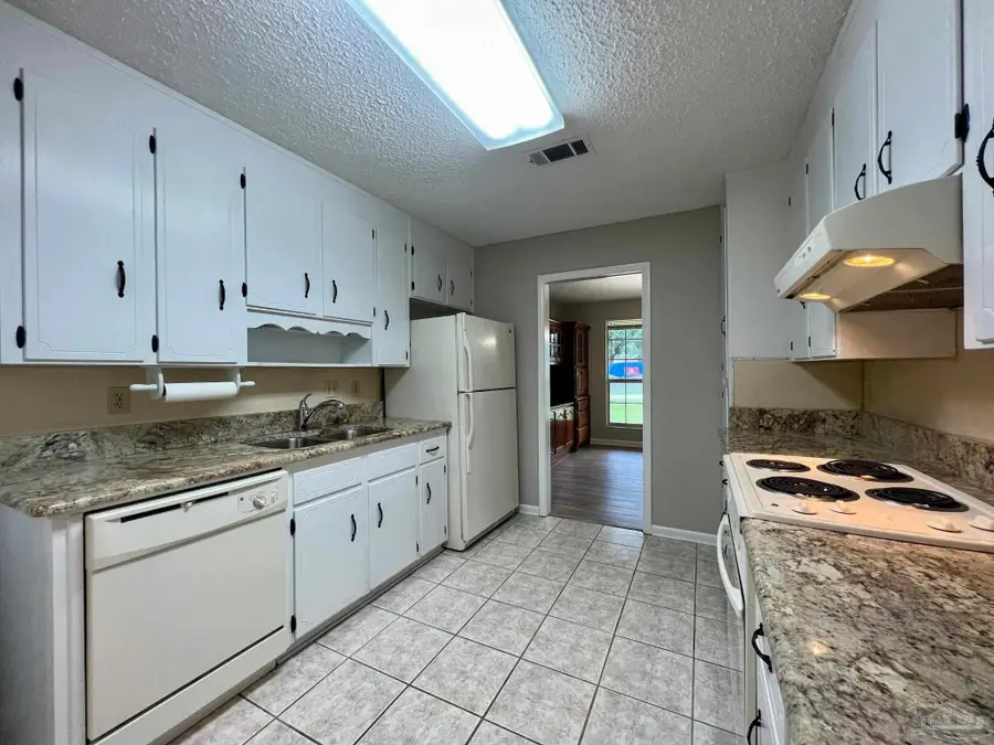 1979 Tillman Ln, Pensacola, FL 32526 - Image #3