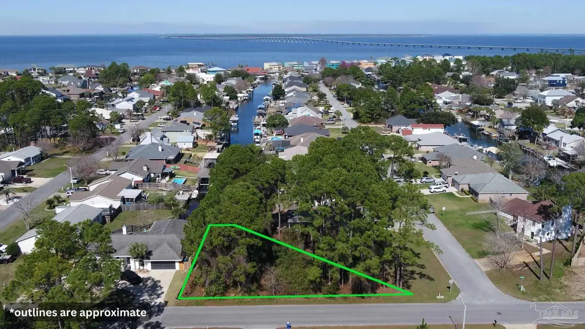 3212 Duke Dr, Gulf Breeze, FL 32563 - Image #1