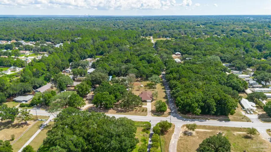 1880 Amanda Ln, Cantonment, FL 32533 - Image #3