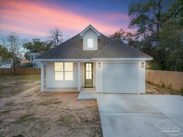 2807 E Gonzales St, Pensacola, FL 32503