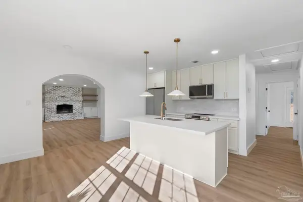 214 SE Kalash Rd, Pensacola, FL 32507