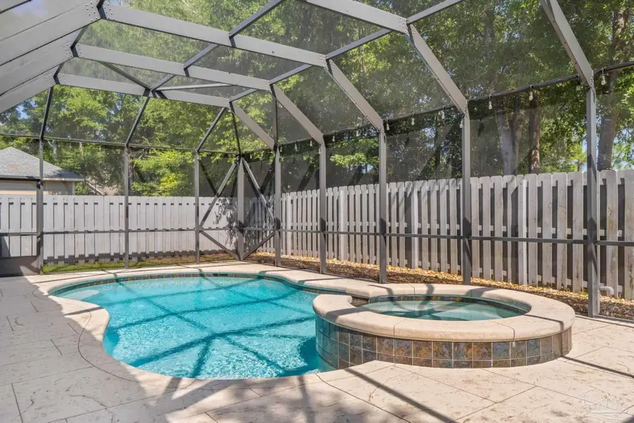 6030 Dahoon Dr, Pensacola, FL 32526 - Image #2