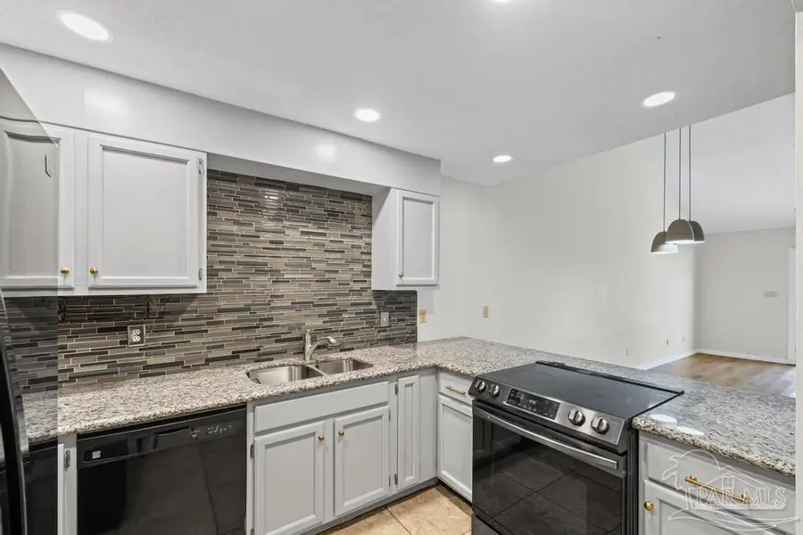 177 Kevin Dr, Gulf Breeze, FL 32561 - Image #2