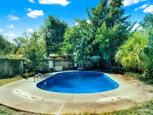 307 Lakewood Rd, Pensacola, FL 32507