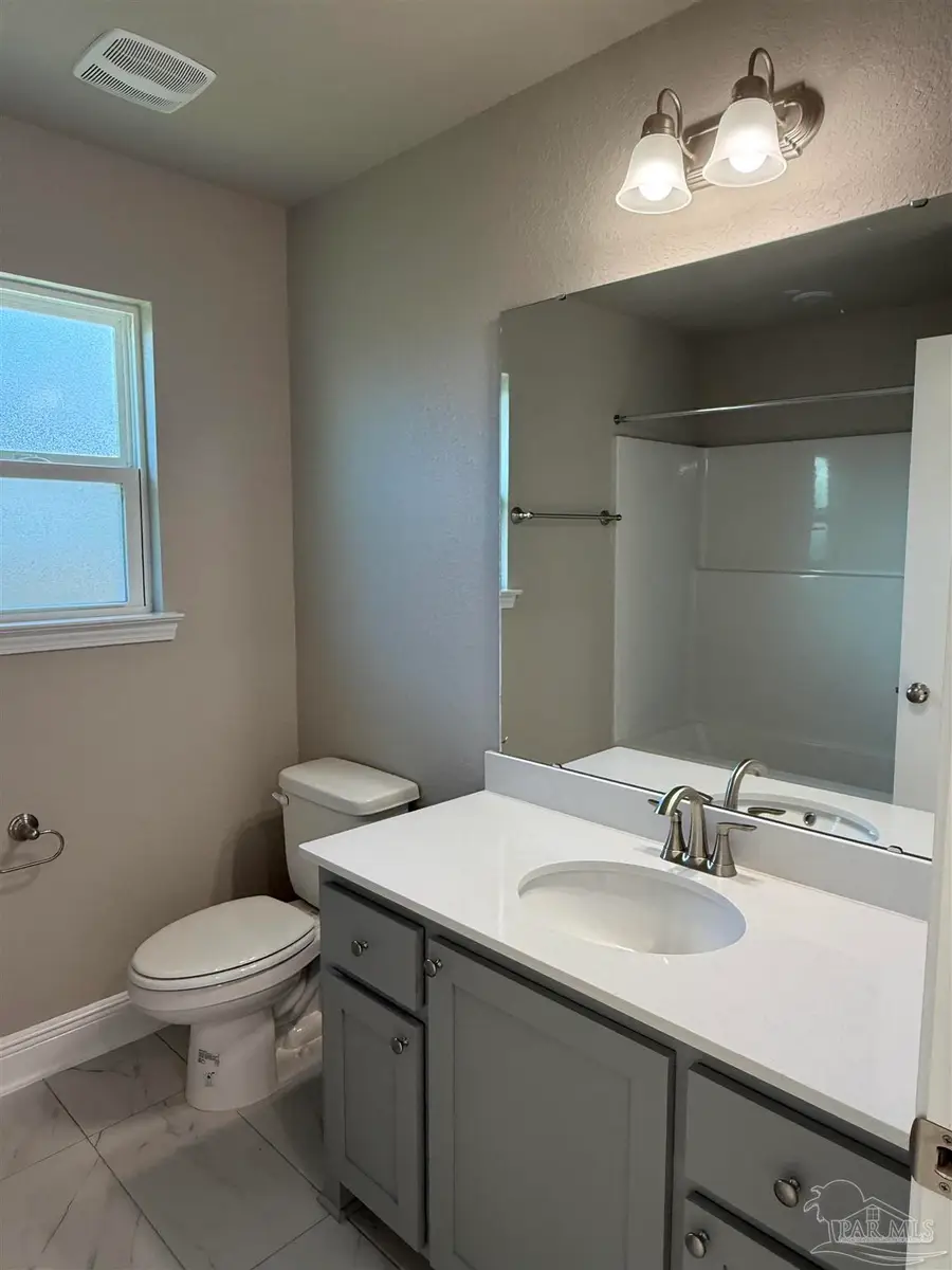 9699 Angel Oak Dr, Pensacola, FL 32526 - Image #2