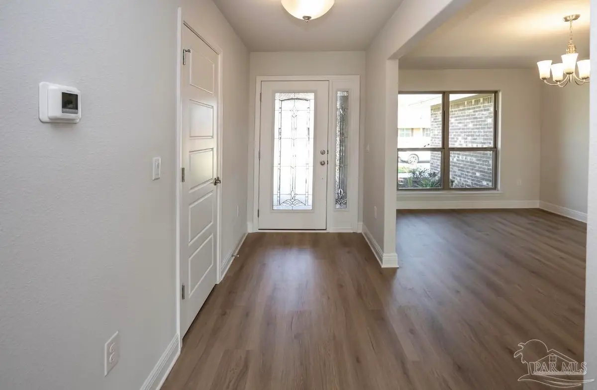 5345 Hidden Pines Cir, Milton, FL 32583 - Image #1