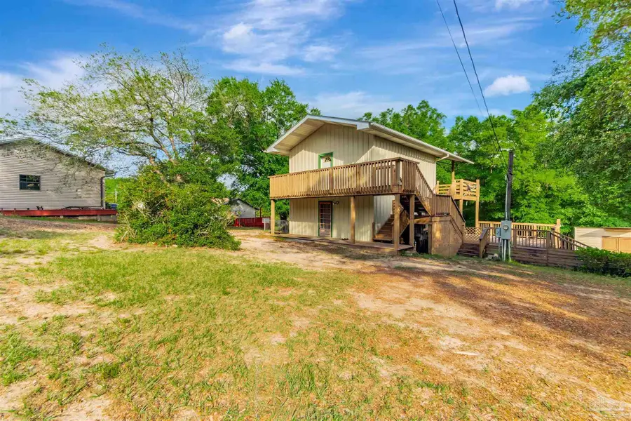 11133 N Lakeview Dr, Milton, FL 32583 - #2