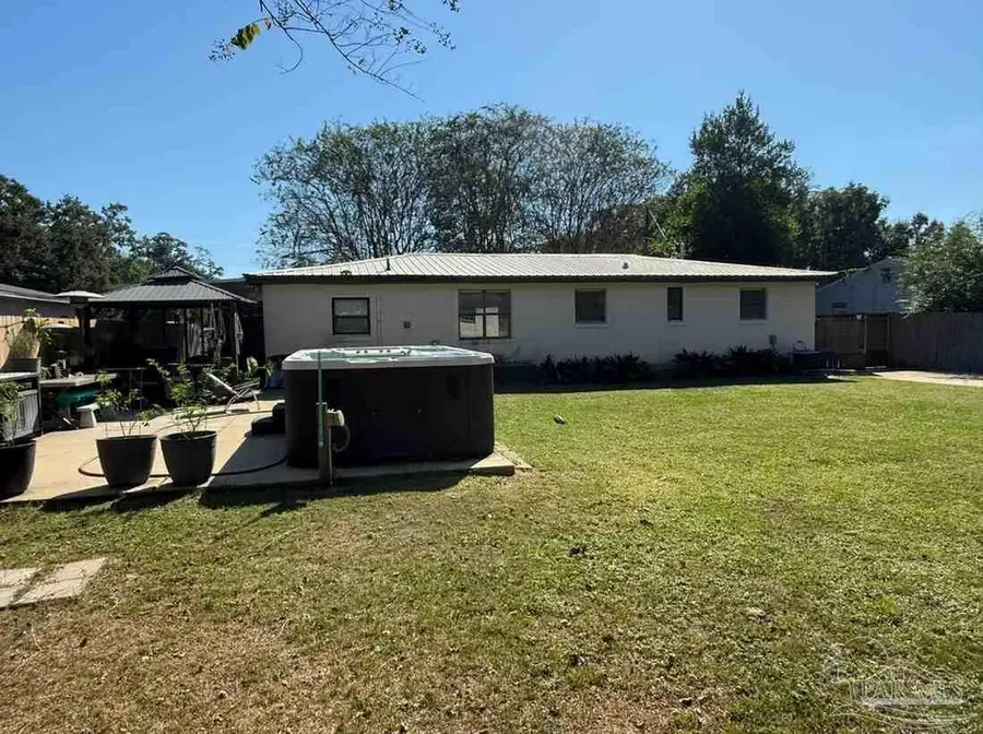 142 W Burgess Rd, Pensacola, FL 32503 - Image #2