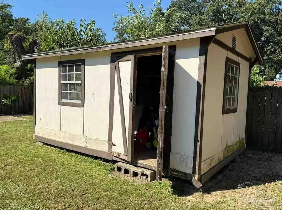 142 W Burgess Rd, Pensacola, FL 32503 - Image #3