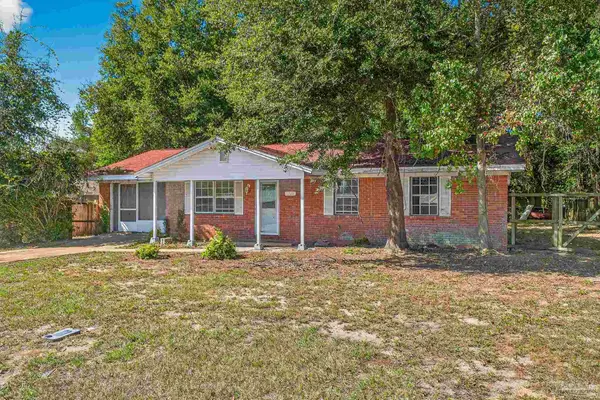 4727 Cyril Dr, Pace, FL 32571