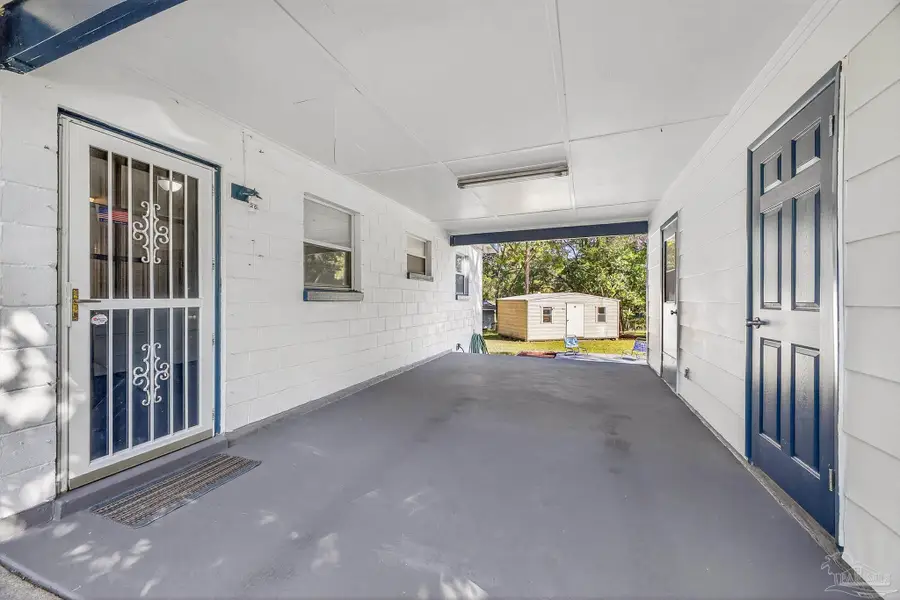 6100 Fairview Dr, Pensacola, FL 32505 - Image #2