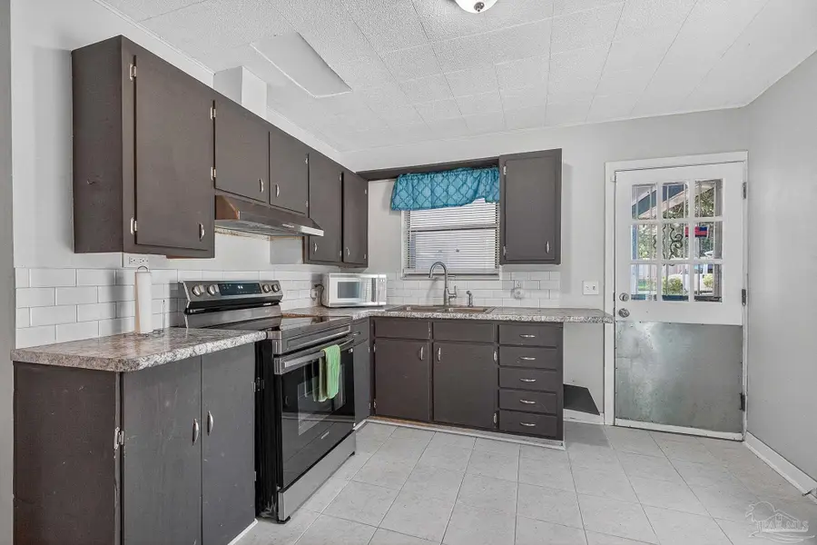 6100 Fairview Dr, Pensacola, FL 32505 - Image #3