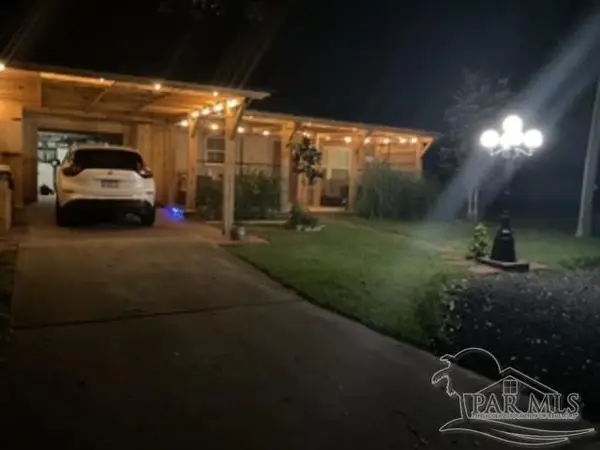 7925 Stallworth Ln, Pensacola, FL 32526