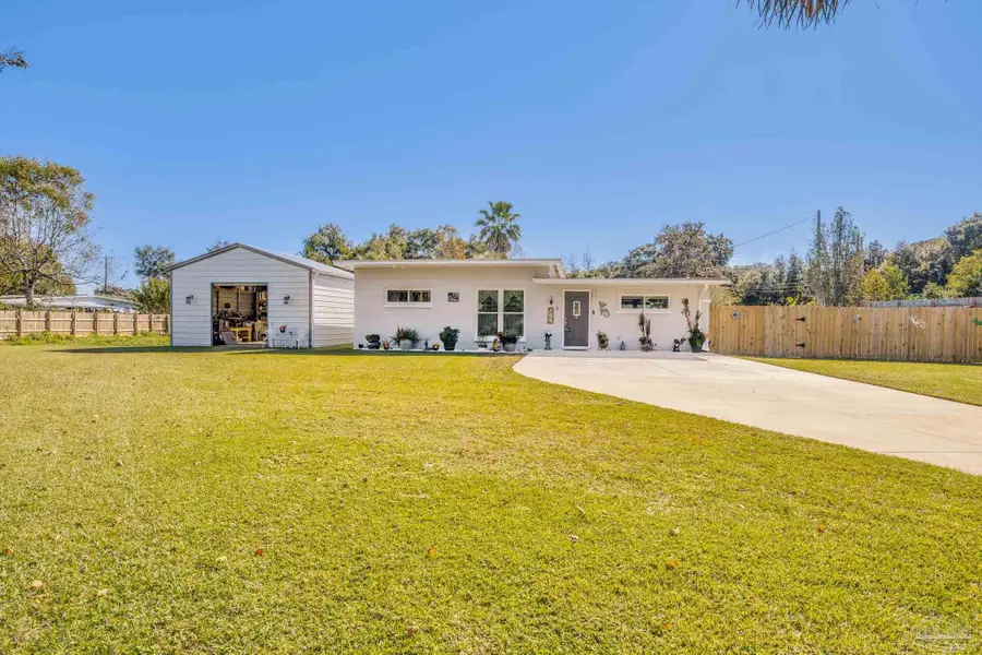 2 Adkinson Dr, Pensacola, FL 32506 - Image #2