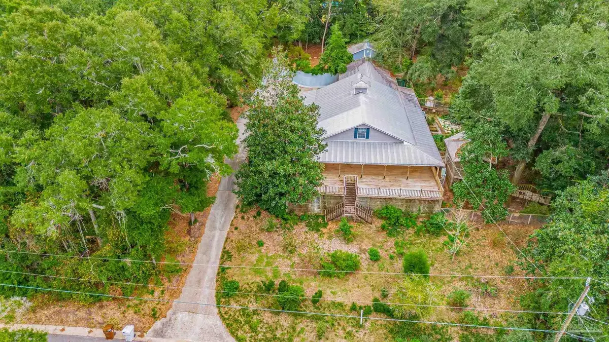 7619 Lakeside Dr, Milton, FL 32583 - Image #1