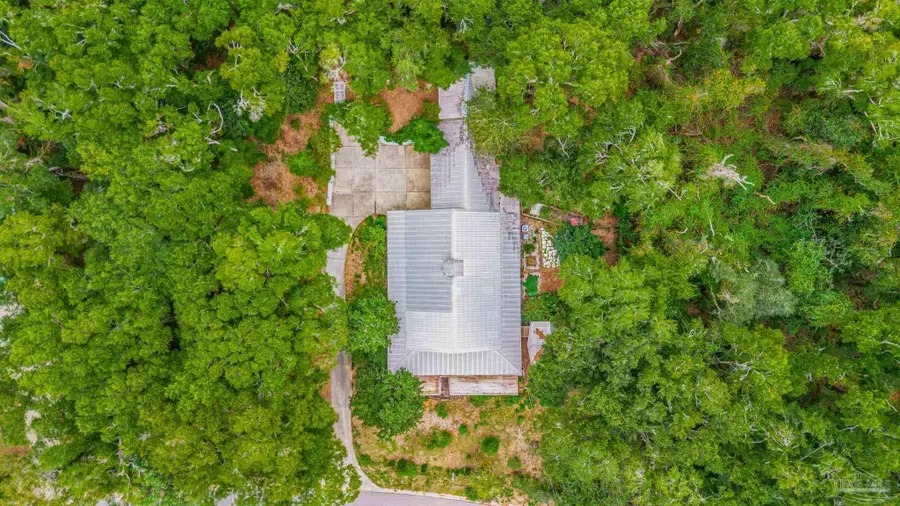 7619 Lakeside Dr, Milton, FL 32583 - Image #3