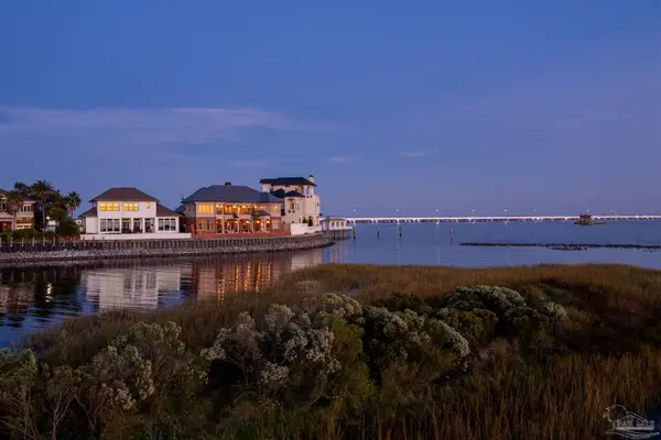 17 Wharf Ave, Pensacola, FL 32502