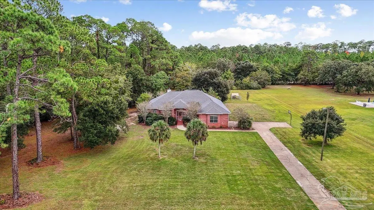5557 Bay Meadows Dr, Milton, FL 32583 - Image #1