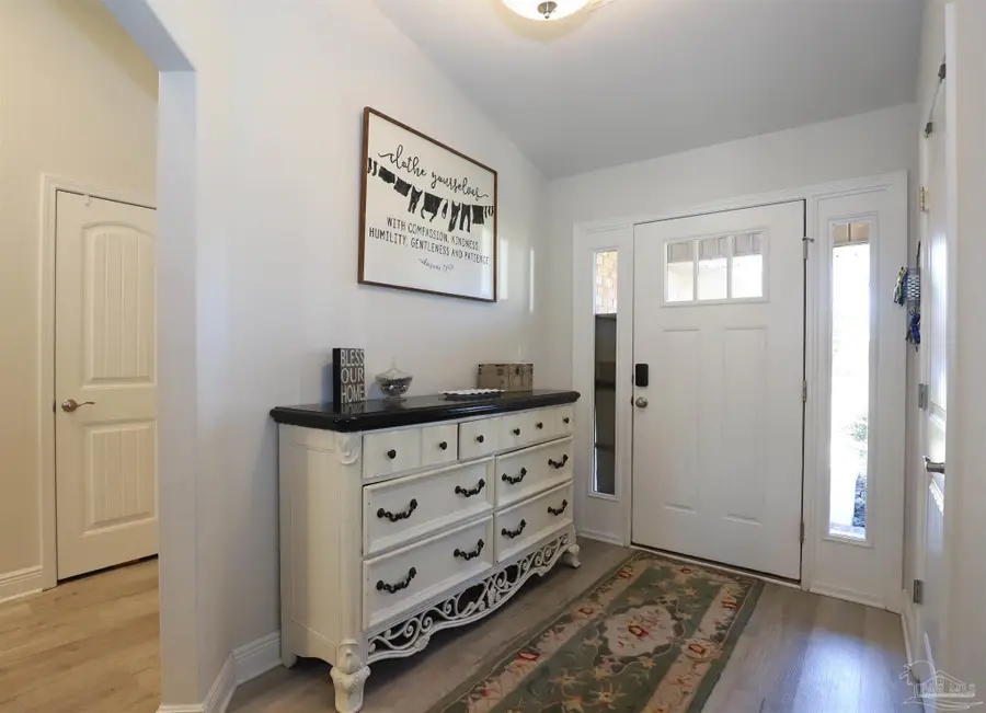 6117 Parsonage Cir, Milton, FL 32570 - Image #2