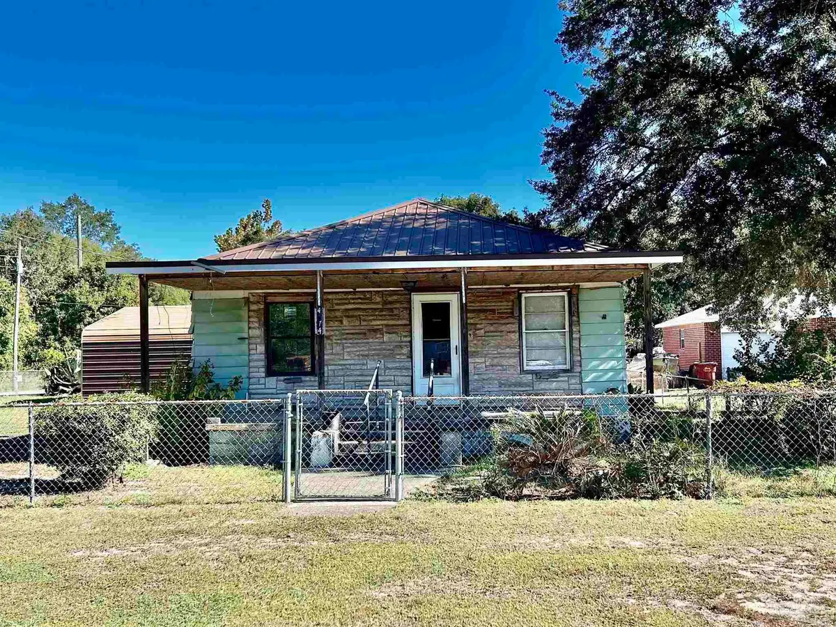 4574 Simpson St, Milton, FL 32583 - Image #1