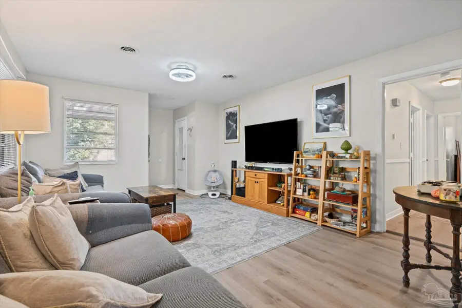 6267 Hilltop Rd, Pensacola, FL 32504 - Image #3