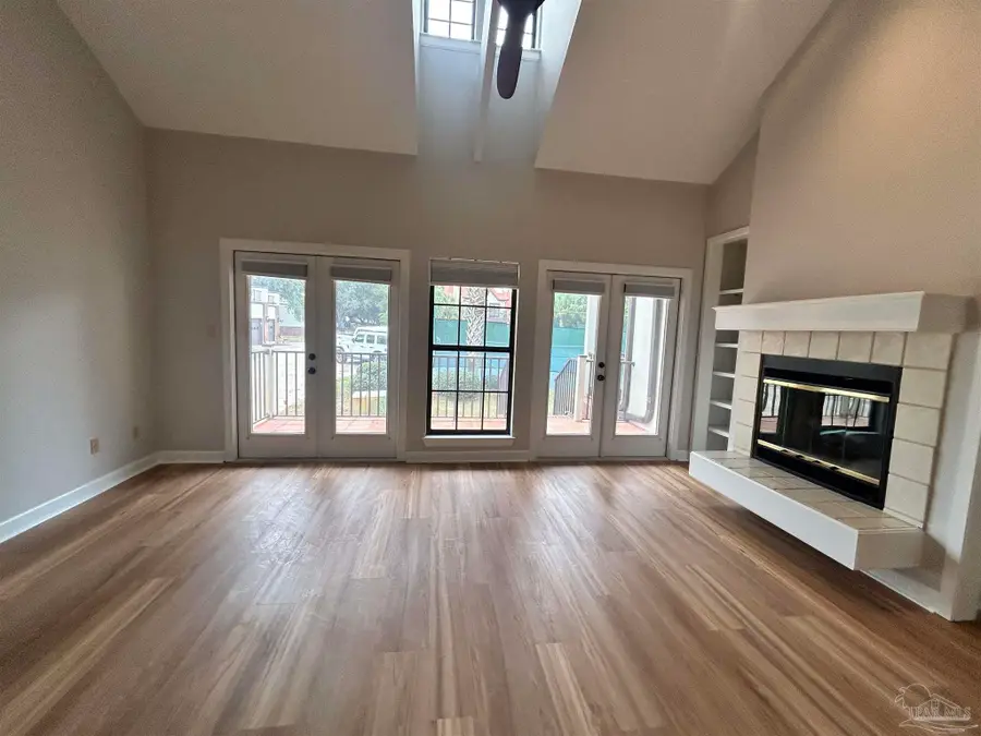 40 Baybridge Dr #J, Gulf Breeze, FL 32561 - Image #3