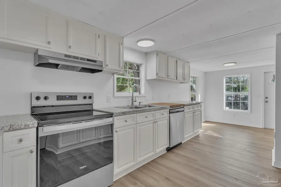 8369 Lucena St, Navarre, FL 32566 - Image #2