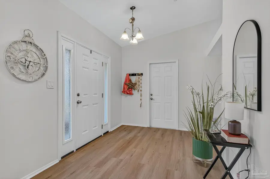 26 Bartlett Cir, Pensacola, FL 32505 - Image #3