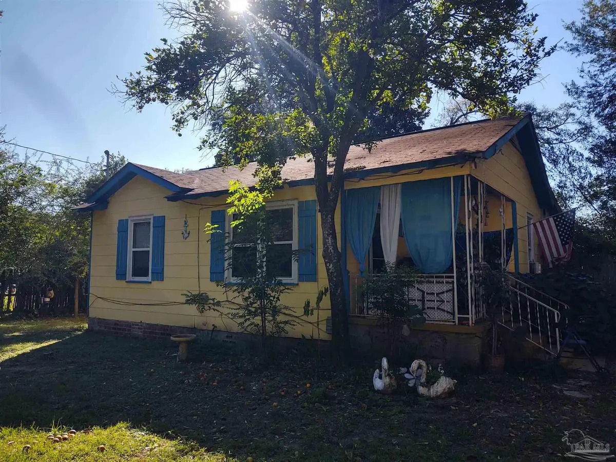 5217 Admiral Halsey Rd, Milton, FL 32583 - Image #1