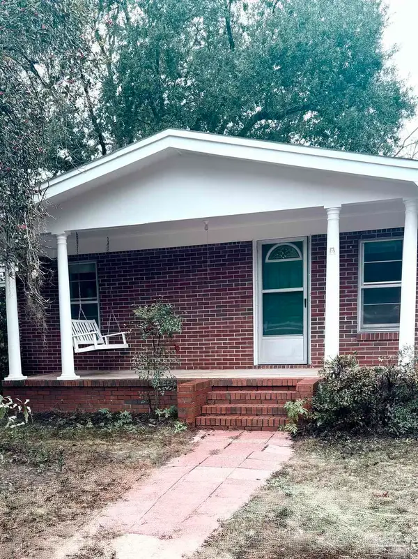 5246 Old River Rd, Baker, FL 32531