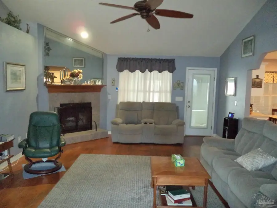 2716 Southern Oaks Dr, Cantonment, FL 32533 - Image #3