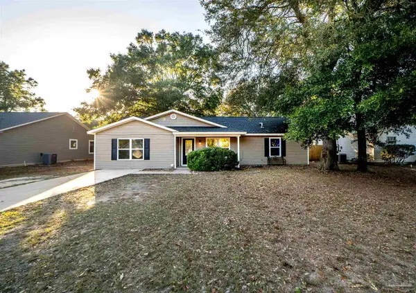 5913 Savannah Dr, Milton, FL 32570