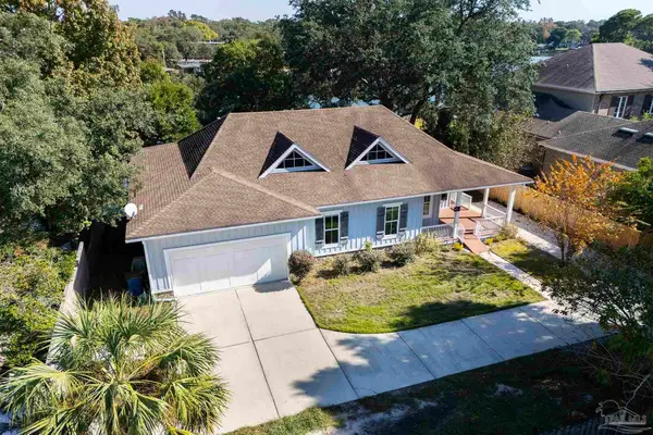 40 Highpoint Dr #B, Gulf Breeze, FL 32561