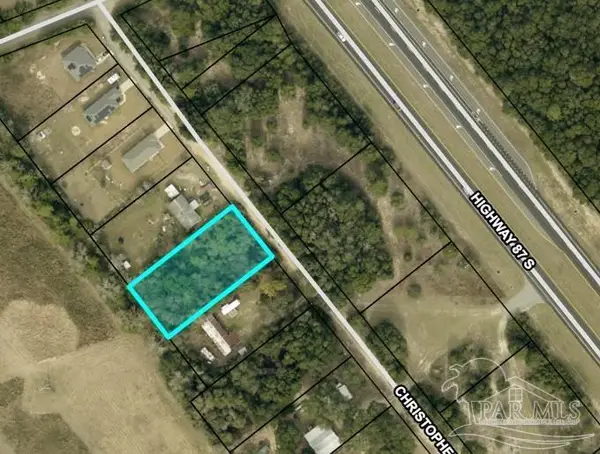 4769 Christopher Ln, Milton, FL 32583