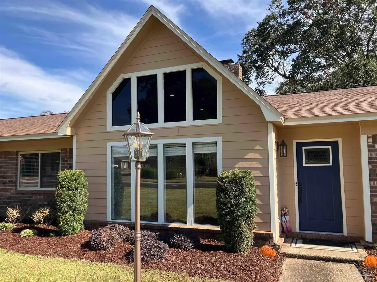 6068 S Gulf Manor Dr, Pensacola, FL 32526 - Image #1