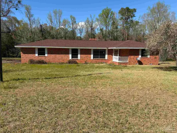 100 Brown Rd, Mcdavid, FL 32568