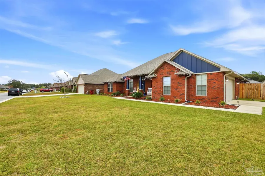 6085 Winchester Cir, Milton, FL 32570 - Image #2