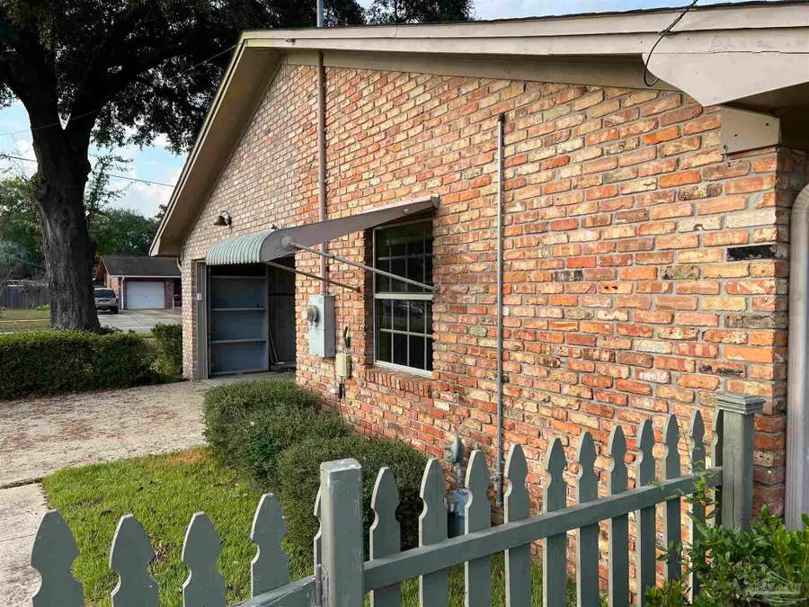 5700 Adelyn Rd, Pensacola, FL 32504 - Image #2