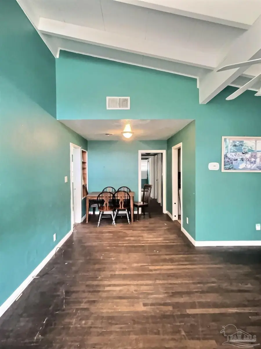 5609 Fairview Dr, Pensacola, FL 32505 - Image #3