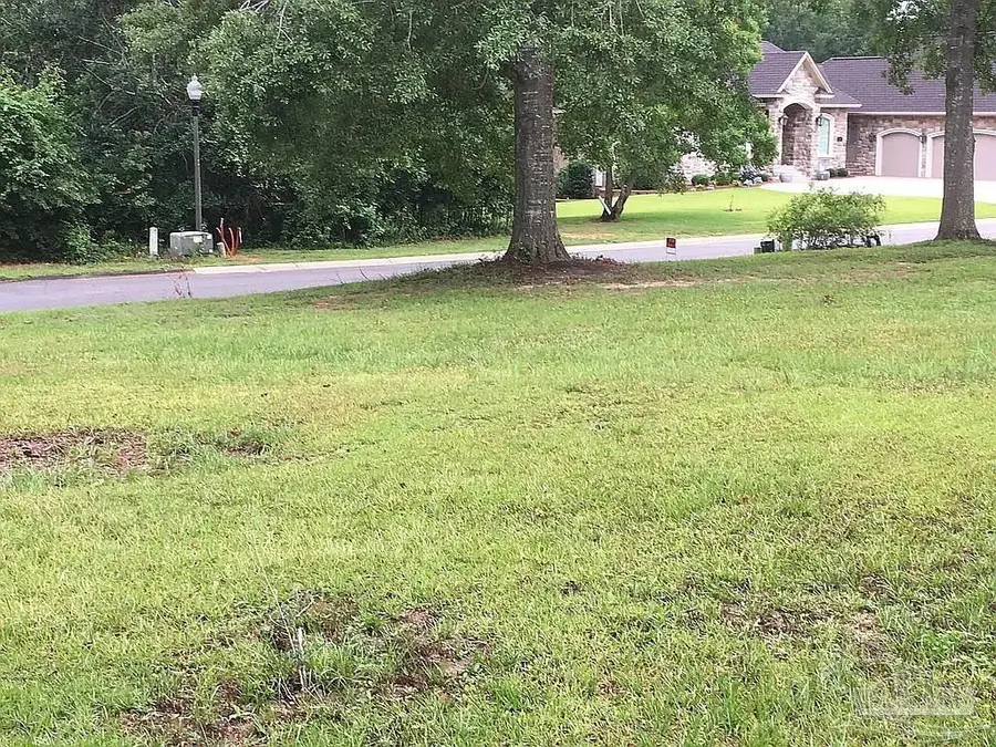 340 Swiftcreek Dr, Cantonment, FL 32533 - Image #2