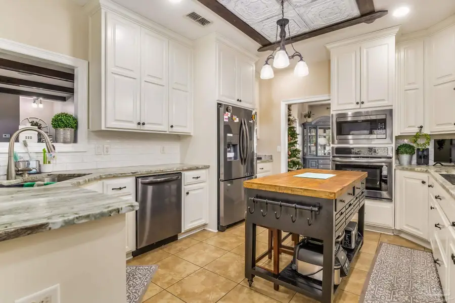 6456 Pansy Dr, Milton, FL 32570 - #2