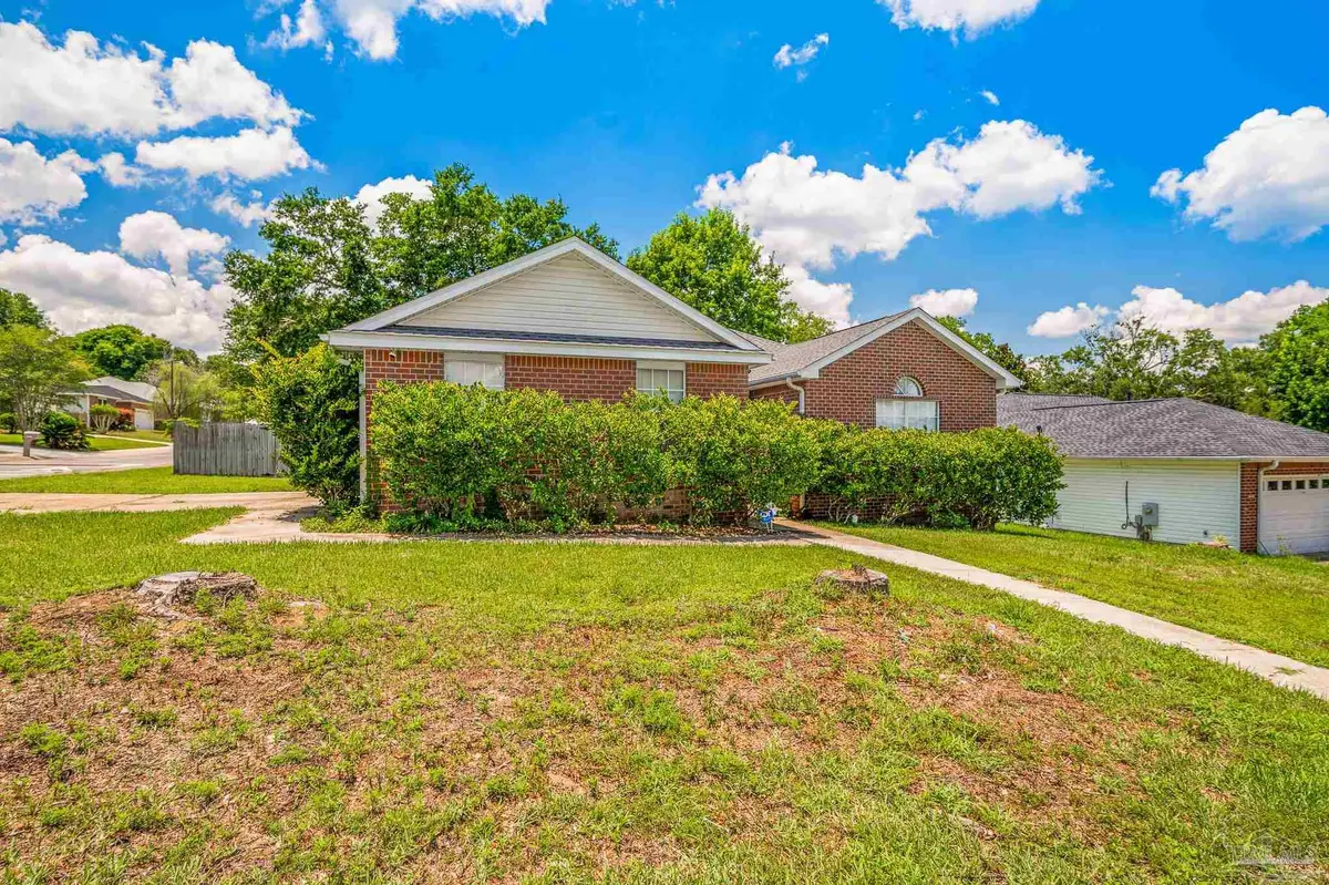 9803 Knollview Dr, Pensacola, FL 32514 - Image #1