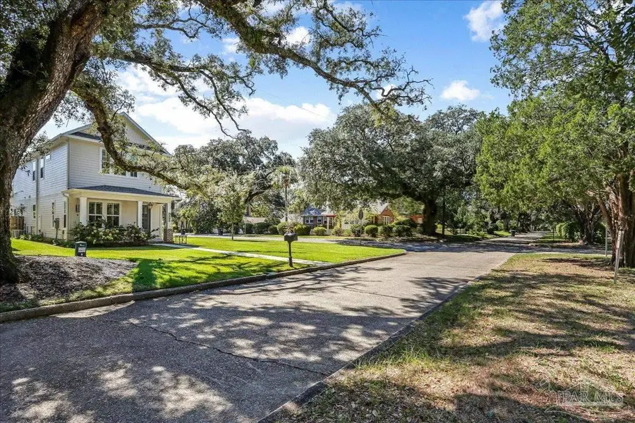 1301 E Lakeview Ave, Pensacola, FL 32503 - Image #2