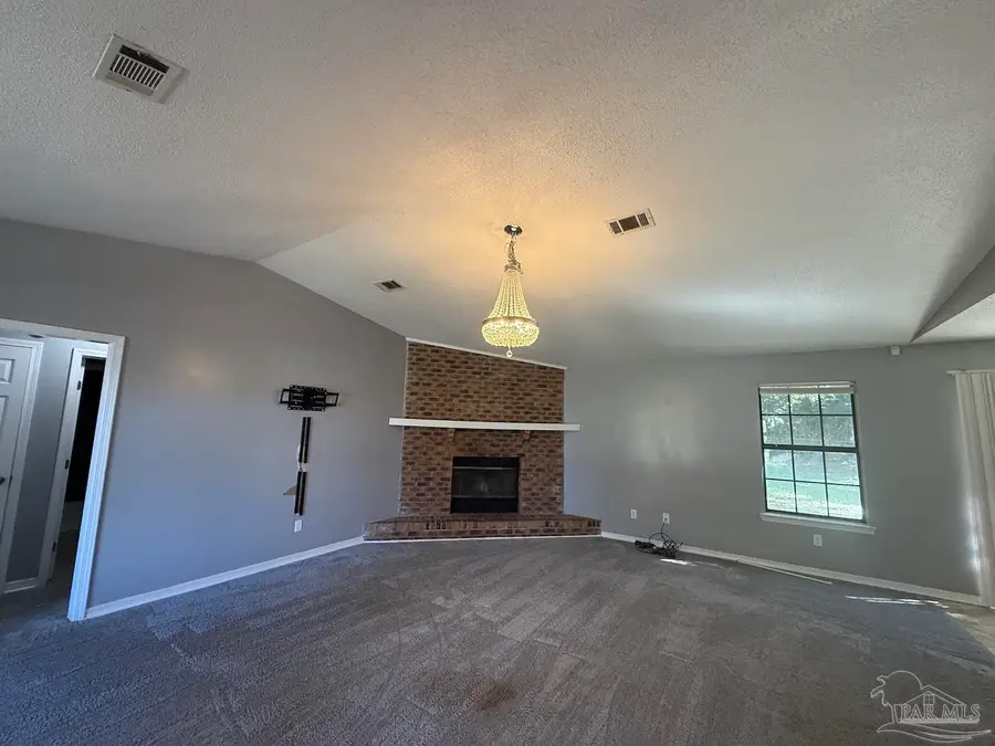 5748 Princeton Dr, Pensacola, FL 32526 - Image #2