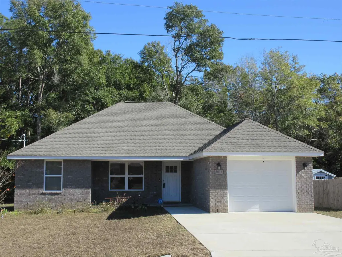 6816 Fast Gun Ln, Milton, FL 32570 - Image #1
