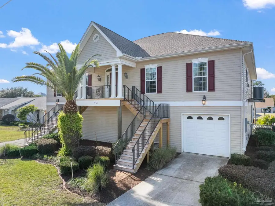 951 Coronado Dr, Gulf Breeze, FL 32563 - Image #2