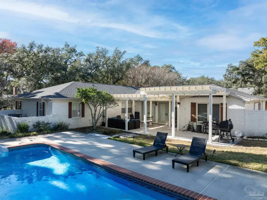 831 Bay Cliffs Rd, Gulf Breeze, FL 32561 - Image #2